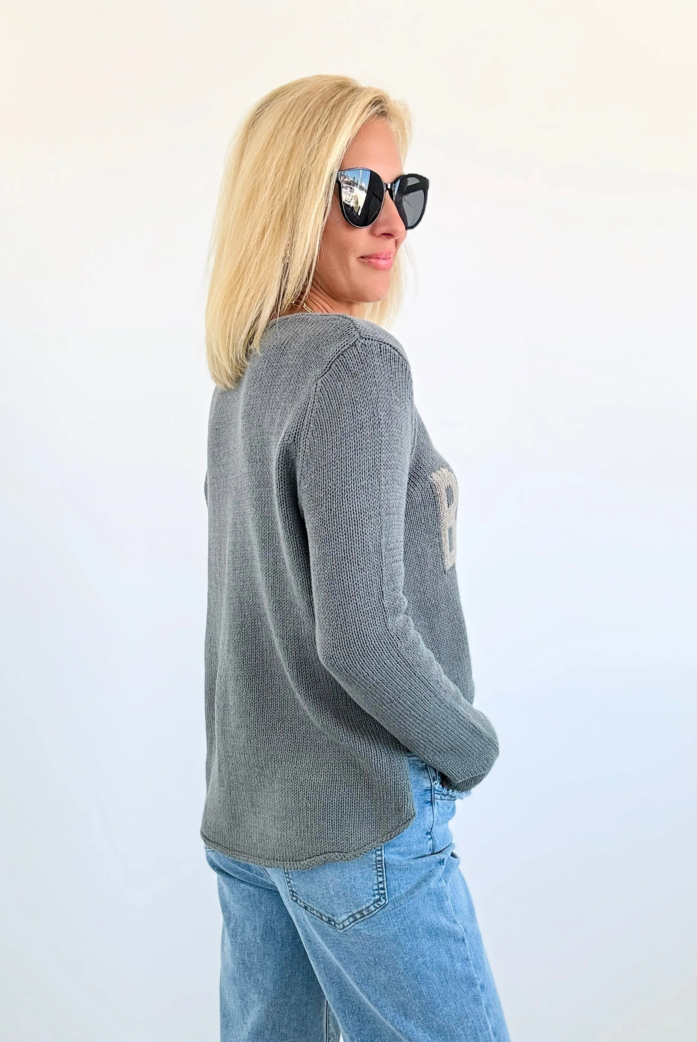 "Beach" Lightweight Knit V Neck Sweater - Army Green